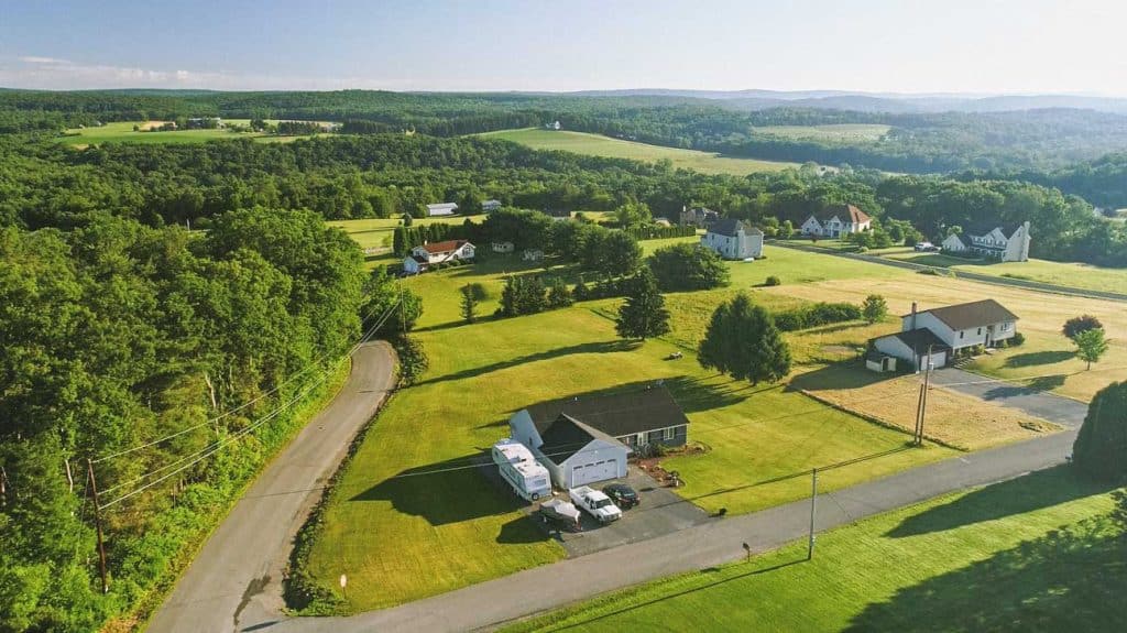 Starlink Vs. Traditional ISPs